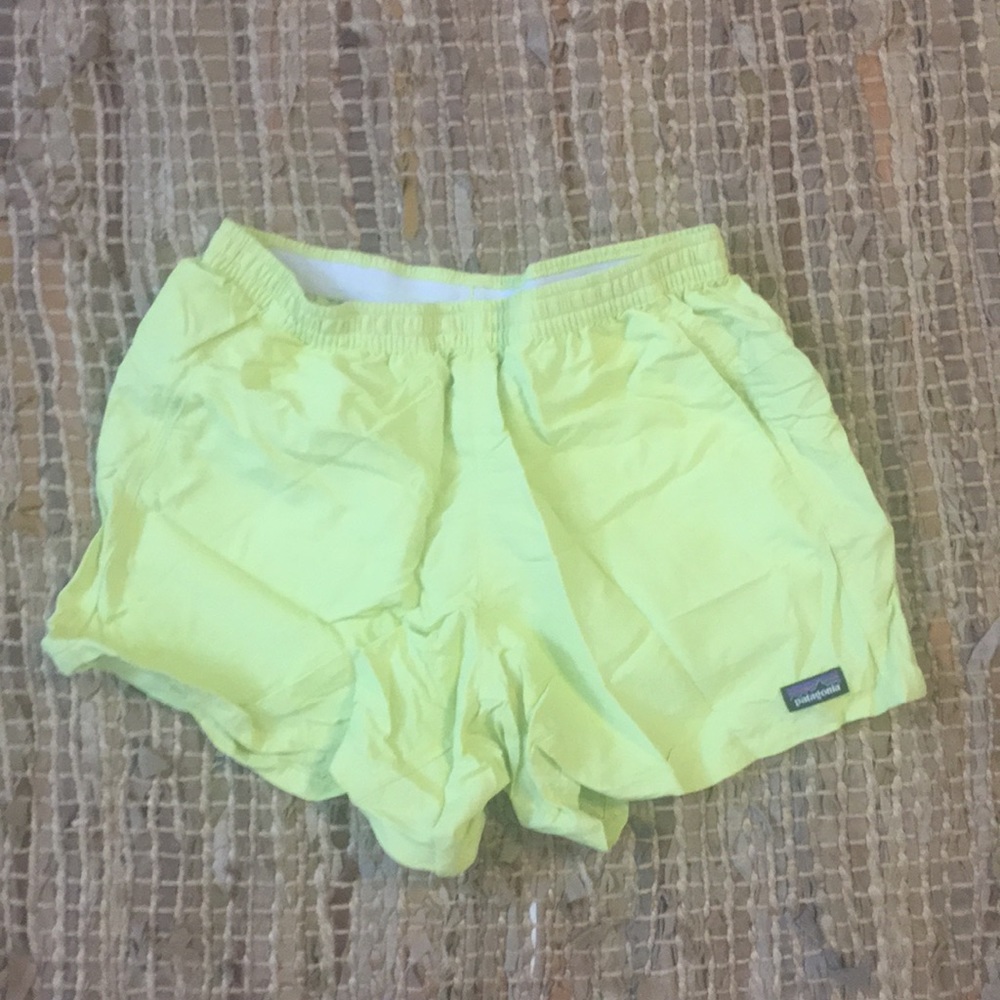 Women’s yellow Patagonia shorts!